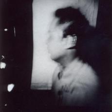 Autoportrait, profil, tirage, sténopé, 2000.